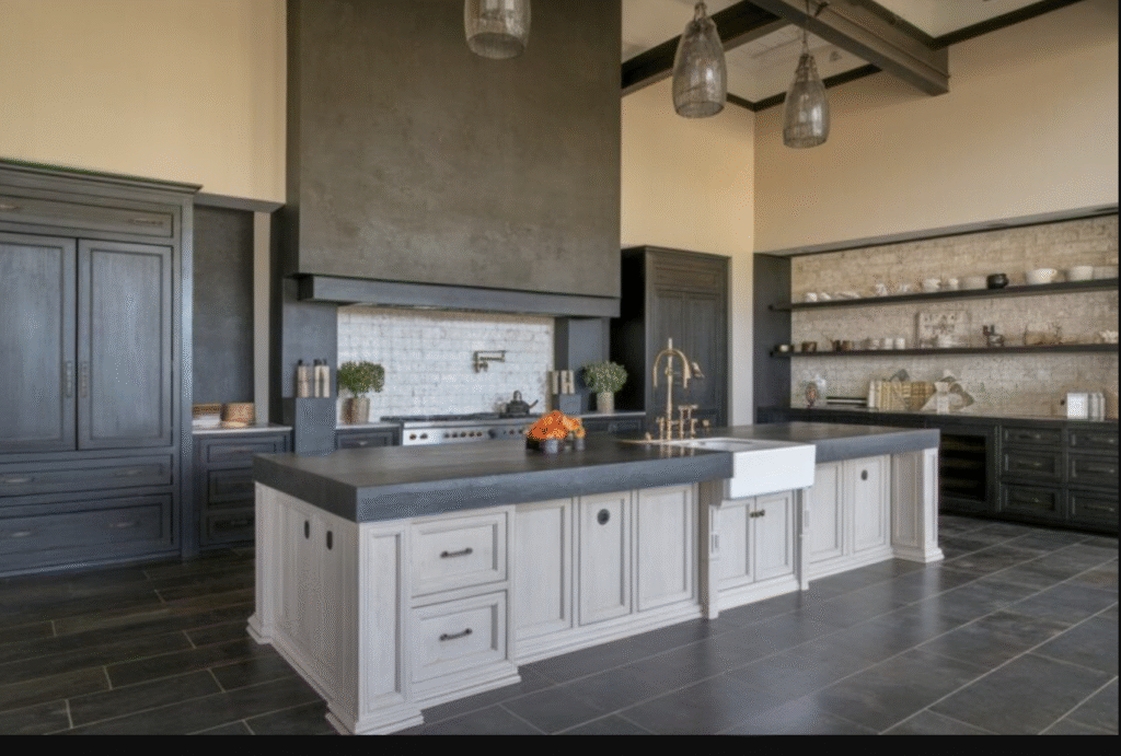 10 Sophisticated Kitchen Designs with High Ceilings and Dark Tones
