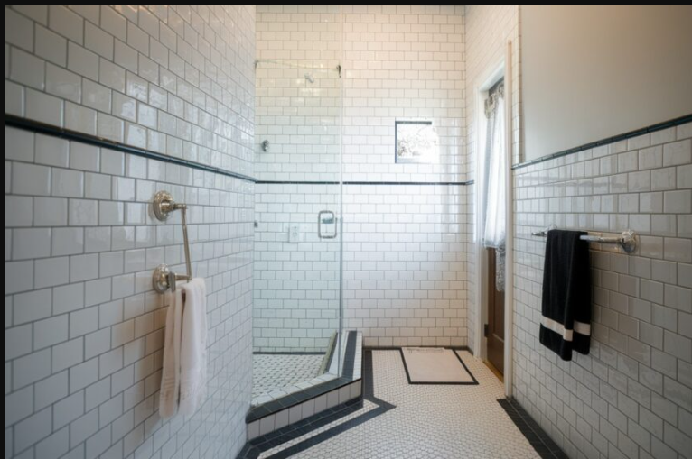 16 Stunning Ideas for White Tile and Black Grout Bathrooms